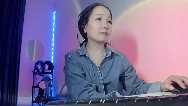 himeros goddess online show from 02.20.25