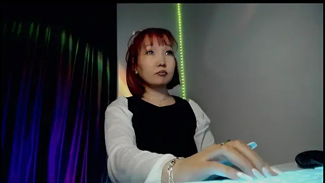 himeros goddess online show from 10.10.25