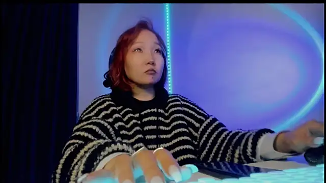 himeros goddess online show from 10.14.25