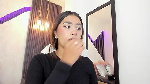 laurin clauz  online show from 10.08.25