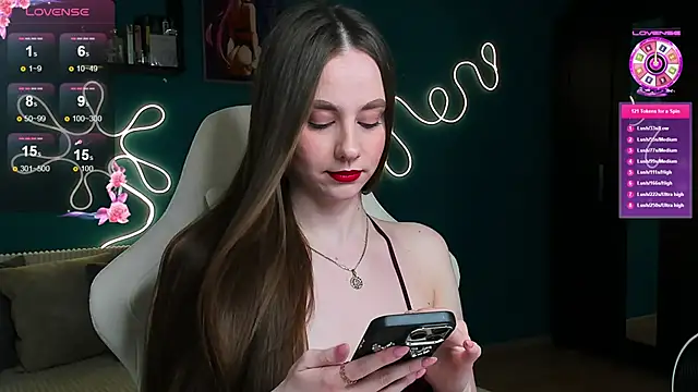 katie taylorr online show from 11.14.25