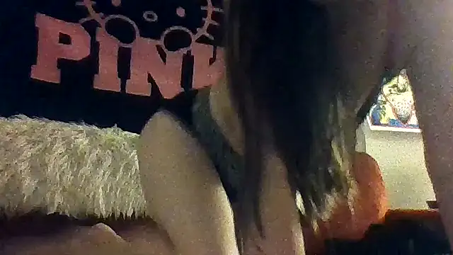 Snapshot of DavinaRay chatting on 10.22.25 DavinaRay online show from 10.22.25