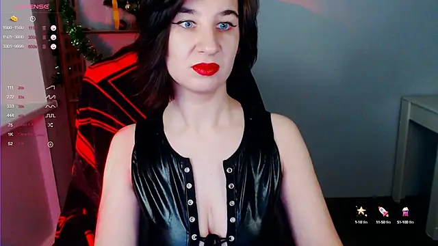 Snapshot of Goddess_Sophie chatting on 12.08.24 Goddess Sophie online show from 12.08.24