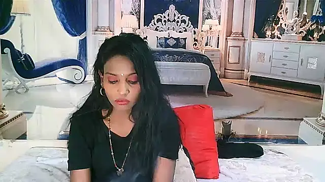 Snapshot of IndianLoveBug chatting on 09.19.25 IndianLoveBug online show from 09.19.25