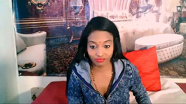 Snapshot of IndianLoveBug chatting on 10.13.25 IndianLoveBug online show from 10.13.25