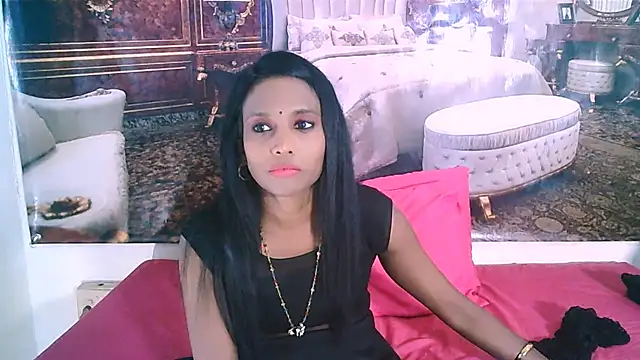 Snapshot of IndianLoveBug chatting on 10.31.25 IndianLoveBug online show from 10.31.25