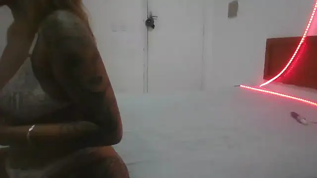 Snapshot of Gabrielleof chatting on 12.19.24 Gabrielleof online show from 12.19.24