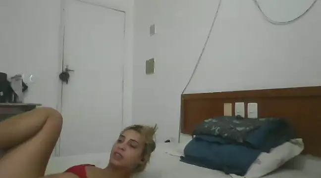 Snapshot of Gabrielleof chatting on 12.31.24 Gabrielleof online show from 12.31.24