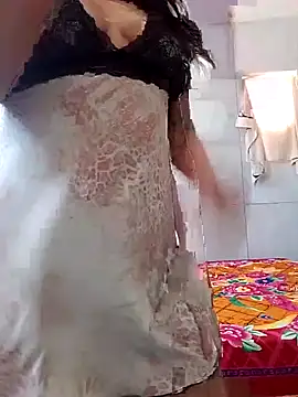 Snapshot of Gabrielleof chatting on 10.04.25 Gabrielleof online show from 10.04.25