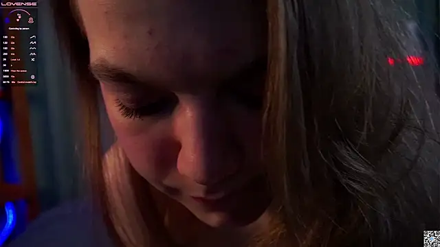 Snapshot of EdlinAlliston chatting on 02.01.25 EdlinAlliston online show from 02.01.25