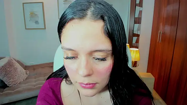 Bella-hadiid online show from 12.21.24