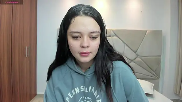 Bella-hadiid online show from 01.23.25