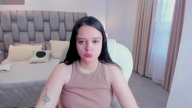Bella-hadiid online show from 01.31.25