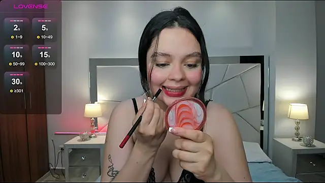 Bella-hadiid online show from 02.08.25