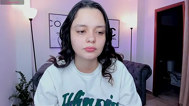 Bella-hadiid online show from 02.25.25