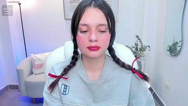 Bella-hadiid online show from 02.28.25