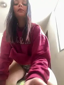 Bella-hadiid online show from 03.20.25