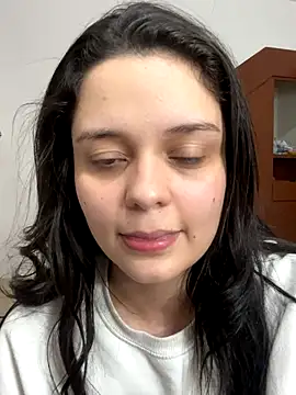 Bella-hadiid online show from 09.12.25