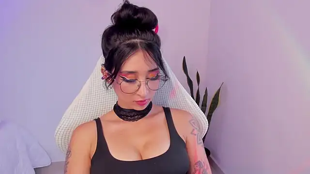 Snapshot of Eileenford_ chatting on 02.26.25 Eileenford  online show from 02.26.25