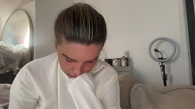 maisiesmithx online show from 09.24.25