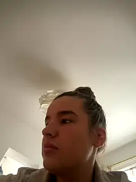 maisiesmithx online show from 10.13.25