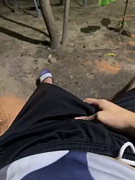 Snapshot of Erick-90 chatting on 10.14.25 Erick-90 online show from 10.14.25