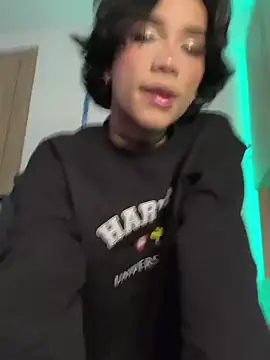 Snapshot of sue___0 chatting on 01.12.25 sue 0 online show from 01.12.25