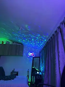 Snapshot of sue___0 chatting on 02.01.25 sue 0 online show from 02.01.25