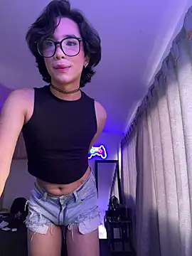 Snapshot of sue___0 chatting on 03.08.25 sue 0 online show from 03.08.25