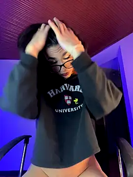 Snapshot of sue___0 chatting on 09.10.25 sue 0 online show from 09.10.25