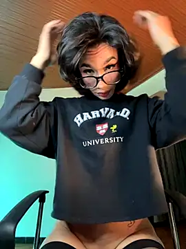 Snapshot of sue___0 chatting on 10.29.25 sue 0 online show from 10.29.25