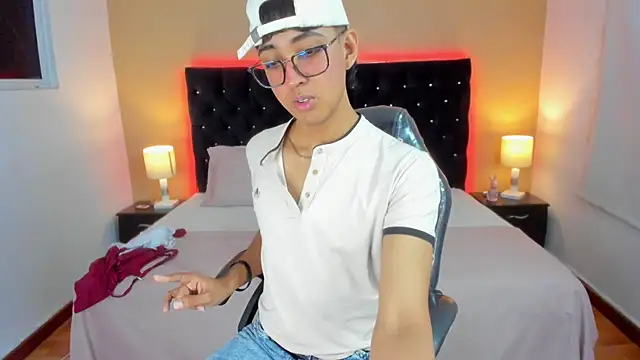 Dark hairy  online show from 12.29.24