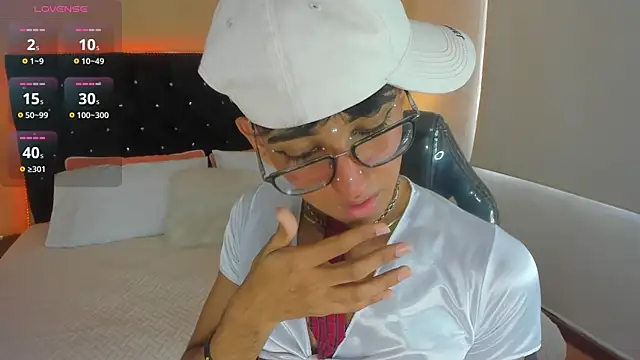 Dark hairy  online show from 01.18.25