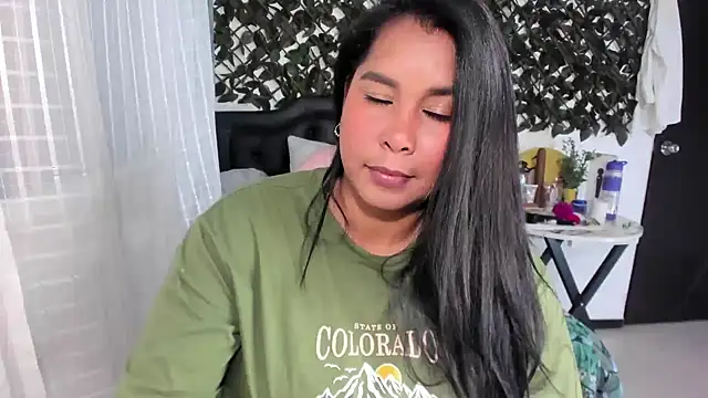 sensual-laura online show from 03.15.25