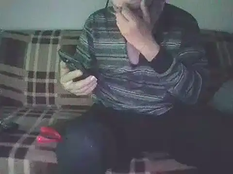 Snapshot of loverboyxxx69 chatting on 03.13.25 loverboyxxx69 online show from 03.13.25