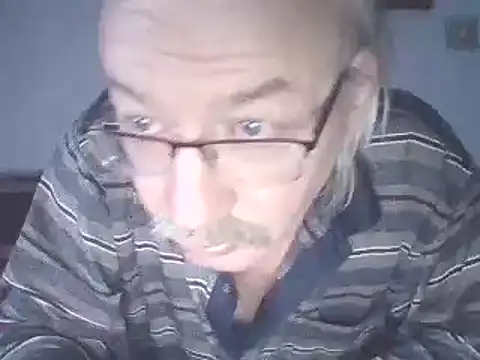 Snapshot of loverboyxxx69 chatting on 03.14.25 loverboyxxx69 online show from 03.14.25