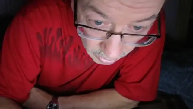 Snapshot of loverboyxxx69 chatting on 09.30.25 loverboyxxx69 online show from 09.30.25