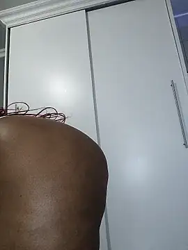 Snapshot of Zee_Online chatting on 10.14.25 Zee Online online show from 10.14.25