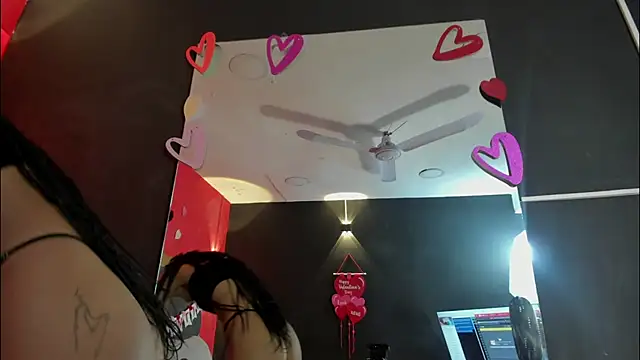 YayaHilton online show from 02.18.26