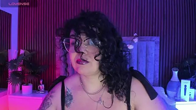 Reginavegaa online show from 01.11.25
