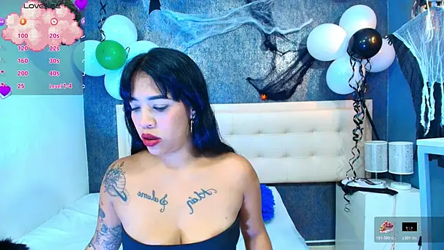 Snapshot of zhamira_21 chatting on 10.28.25 zhamira 21 online show from 10.28.25