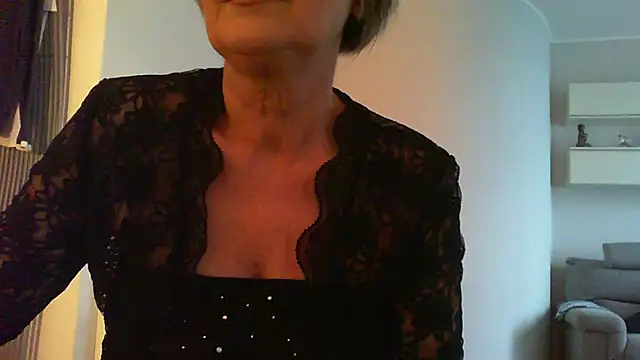 Snapshot of __Angel78__ chatting on 10.31.25 Angel78 online show from 10.31.25