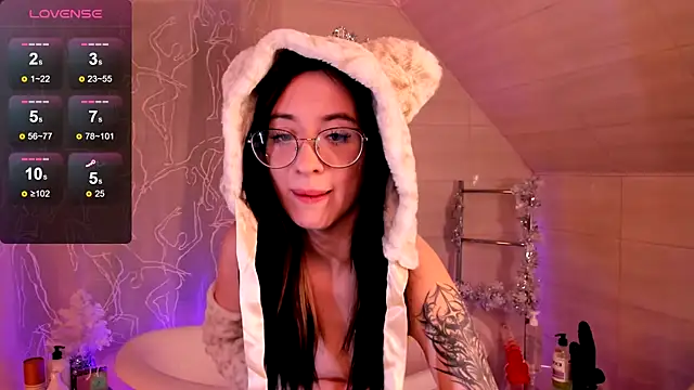 Dark Lola  online show from 12.17.24