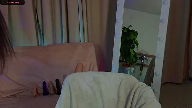 Dark Lola  online show from 03.05.25