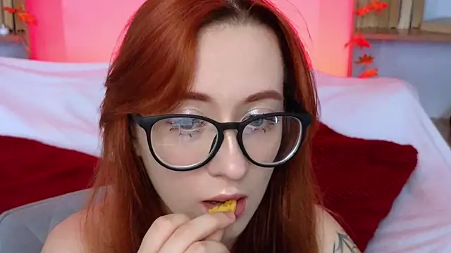 Dark Lola  online show from 10.12.25