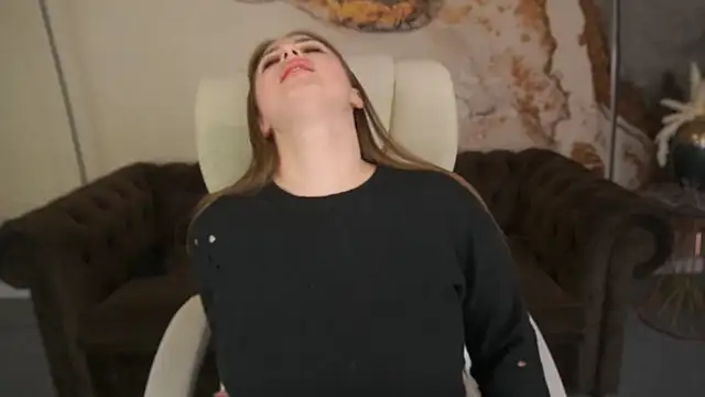 GentleAdellee online show from 12.12.24