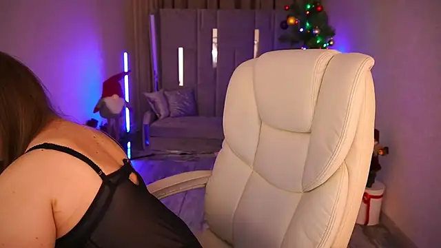 GentleAdellee online show from 12.22.24