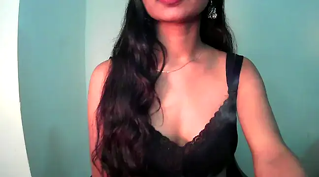 Snapshot of RIYAA_2 chatting on 01.12.25 RIYAA 2 online show from 01.12.25