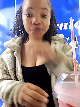 Snapshot of SEXIEST-BADDIE chatting on 01.22.25 SEXIEST-BADDIE online show from 01.22.25