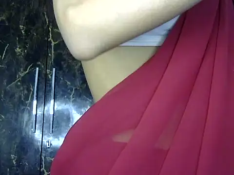 MAAYRA 09 online show from 01.26.25